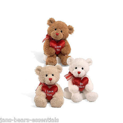 Gund - Bearly Lovable Bear - 10"
